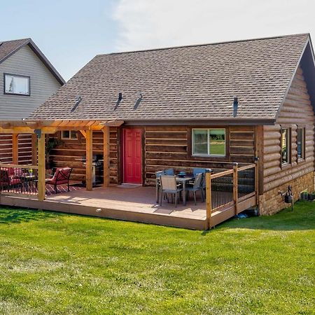 Whispering Pines Cabin With Pool, Lake And Golf Access! Villa Pine Lake Esterno foto